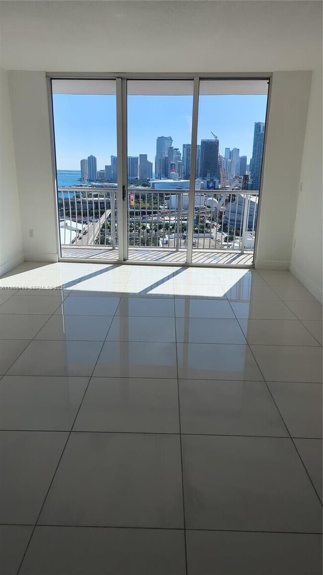 Photo - 1750 N Bayshore Dr Unidad 2610