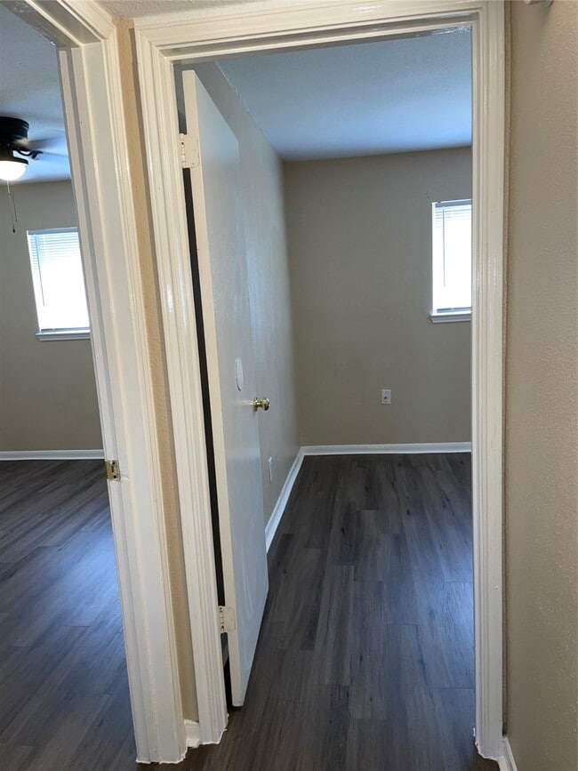 Building Photo - 4710 Airport Blvd Unit 203