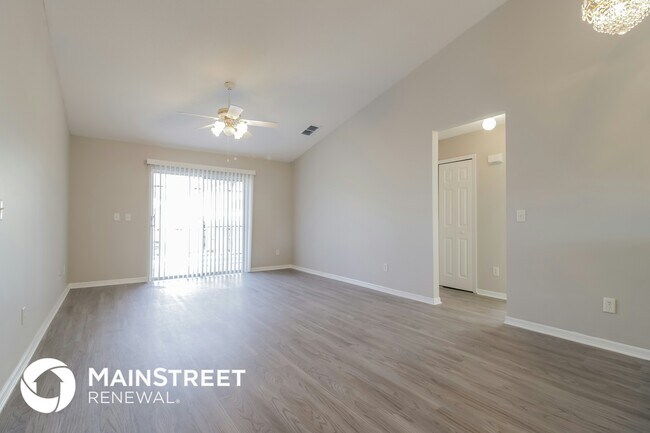 Photo - 123 Seneca Point Trail