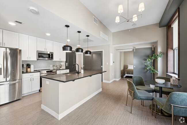 A17 1BR, 1BA w/Den - 921SF - Dining Room