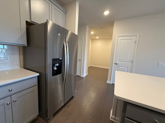 Kitchen - alternate view 2 - 1 Culvert Dr Unit 409