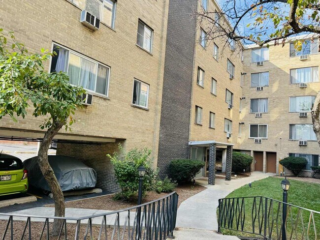 Photo - 7320 N Rogers Ave Unit 212