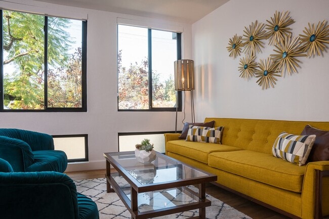 Photo - Moxie + Clover