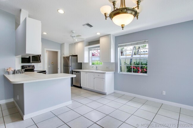 Photo - 10870 SW Dardanelle Dr
