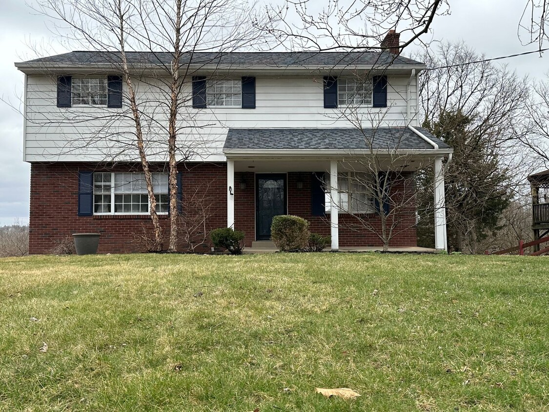 Colerain- 4 bed 2.5 bath 2 car garage Trad... - Colerain- 4 bed 2.5 bath 2 car garage Trad...