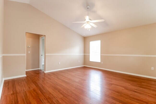 Photo - 656 Lakemont Dr
