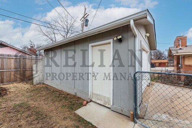 Photo - 2210 W Columbine Ln