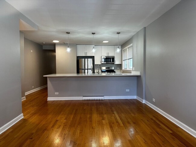 Photo - Spacious 2 Bed, 1 Bath, Plus Den/Office in... Unidad 1W
