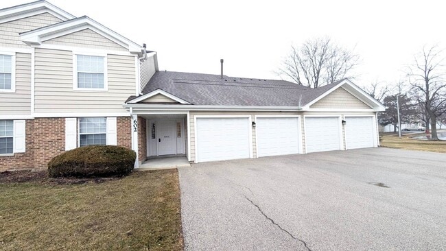 Building Photo - 602 Hanover Ct Unit V1