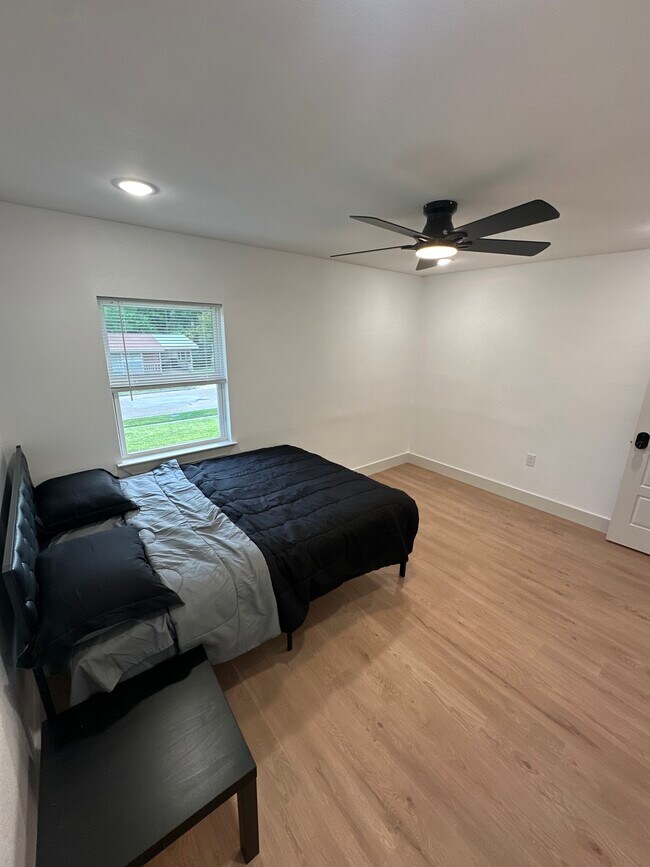 Photo - 1219 Adelaide Dr