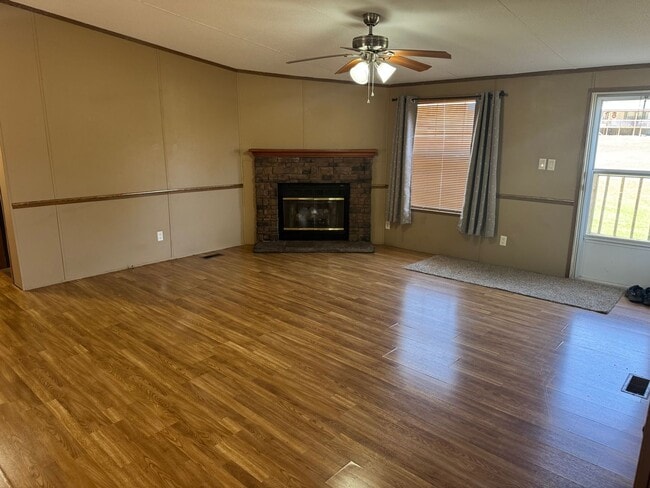 Photo - 3 Bedroom 2 Bathroom Mobile Home located in Rogersville, TN