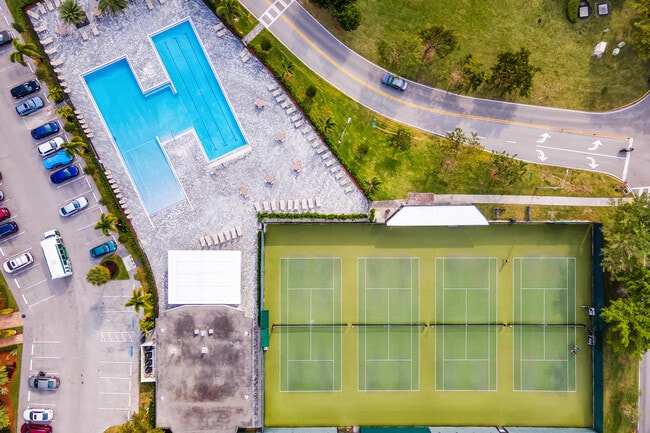 Photo - 322 Tilford O Unit 322