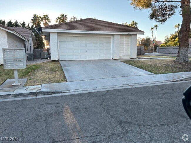 Building Photo - 2025 Big Bend Way Rental