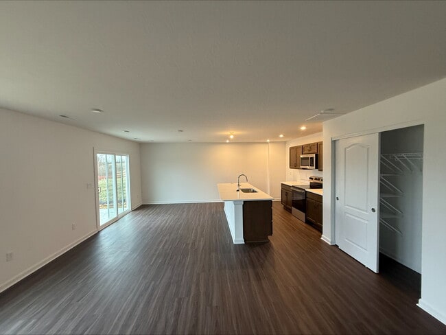 Photo - 3345 Sunbeam Pl