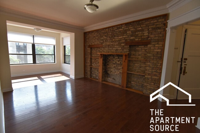 Photo - 3802 N Pine Grove Ave Unidad 3