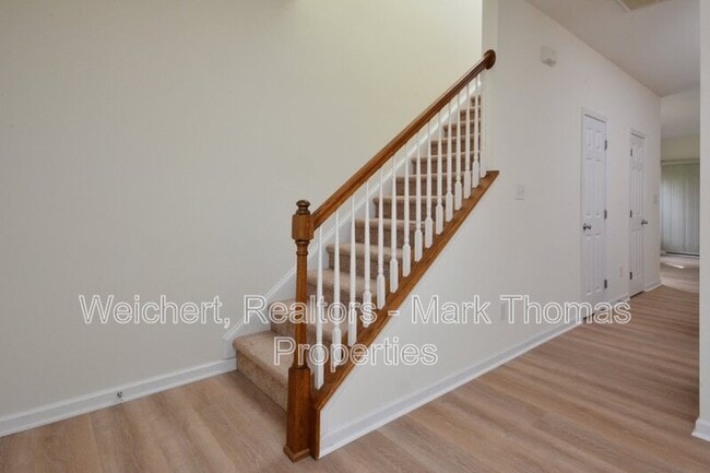 Photo - 1326 Holly Grove Way