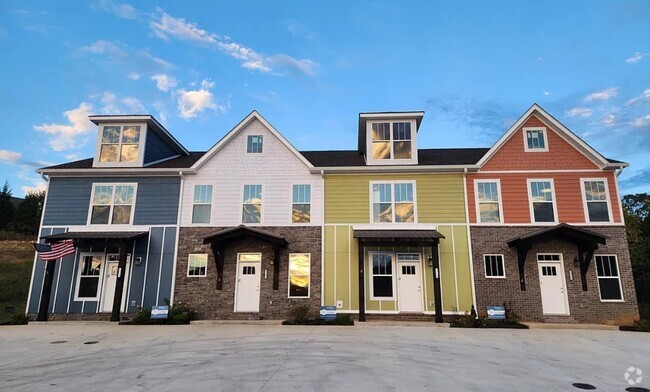 Building Photo - 3 Bed | 3.5 Bath Townhome in Cleveland, TN