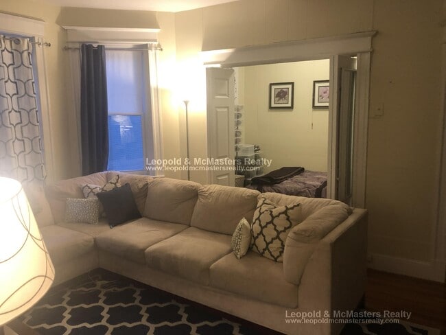 Photo - 68 Woodstock Ave Unit 3