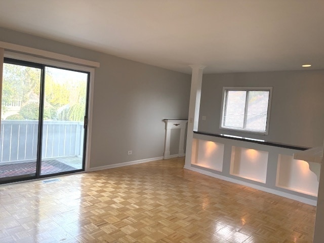 Photo - 2S717 Winchester Cir N