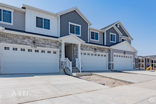 Building Photo - **Stunning New Townhome in Saratoga Spring...