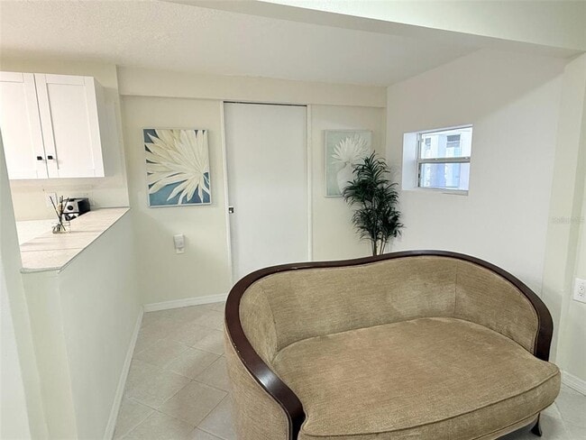 Photo - 707 40th St W Unidad B