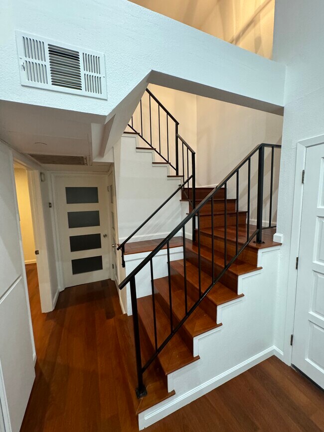 1118 E Palmer Ave Condo Unit 213 Condo for Rent in Glendale, CA