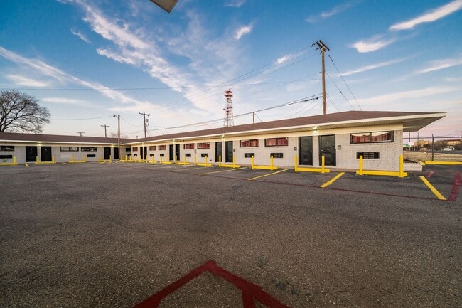 Photo - La Luna Luxury Suites Unit 620 W Amarillo Blvd #01