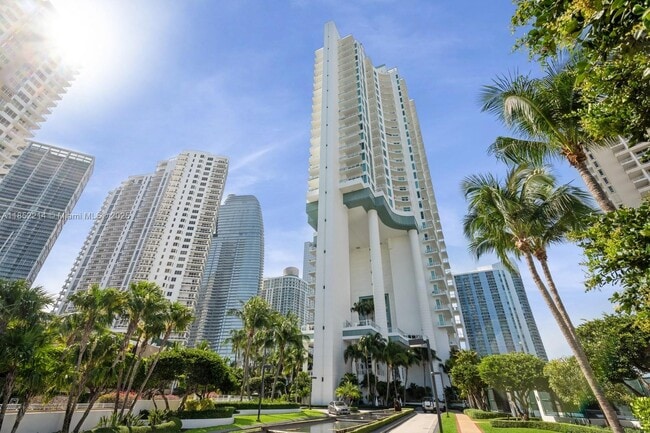 Building Photo - 900 Brickell Key Blvd Unit 1702 Rental