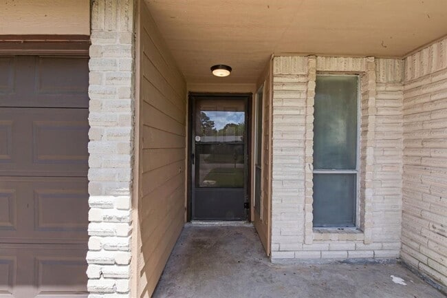 Photo - 9718 Shady Tree Ln