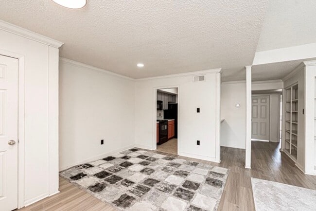 Photo - 2 Bedroom Condo with Pool and the Convinience of a Jefferson Hwy Address!