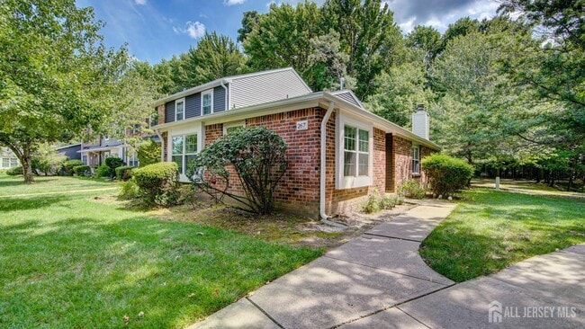 Photo - 267 Constitution Cir