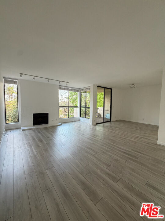 Photo - 1825 Midvale Ave Unidad 202