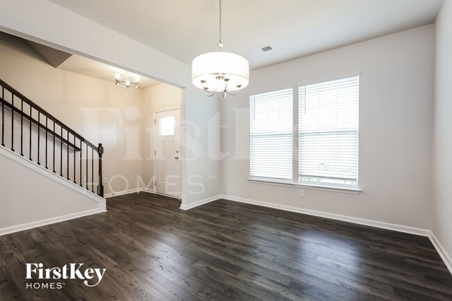 Photo - 300 Stonefence Dr