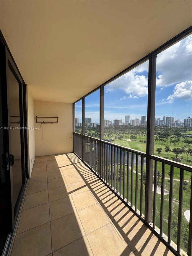 Photo - 20379 W Country Club Dr Unidad 1937