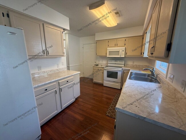 Photo - 1903 Kildare Woods Dr