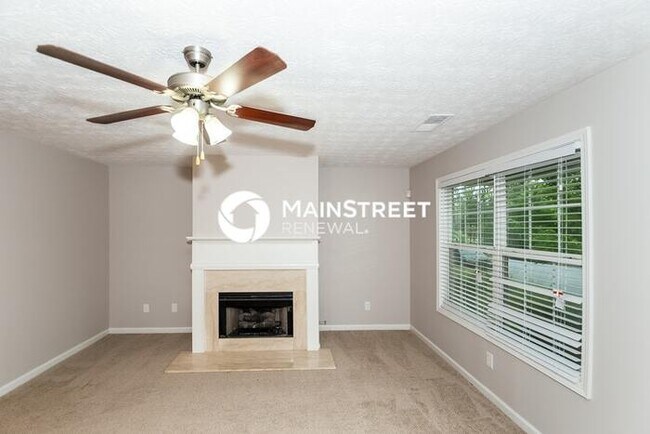 Photo - 3 Bedroom Pet-Friendly Home in Covington, GA with Main Street Renewal