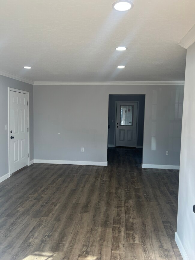 Photo - 180 Old Hwy 63 N