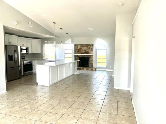 Photo - 709 SW 23rd Terrace