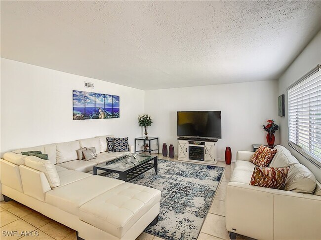 Photo - 4625 Bayshore Dr Unit D8