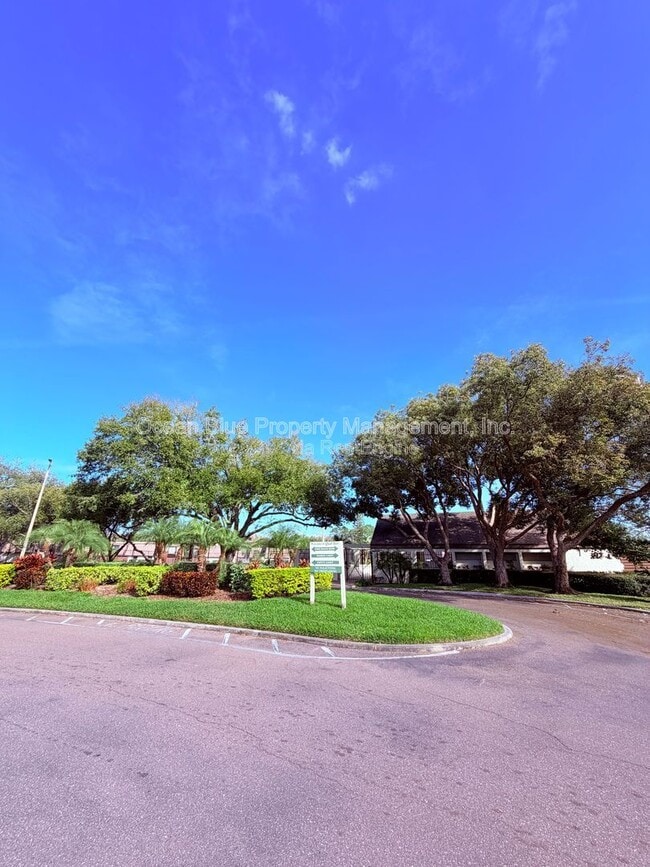 Building Photo - 15436 E Pond Woods Dr