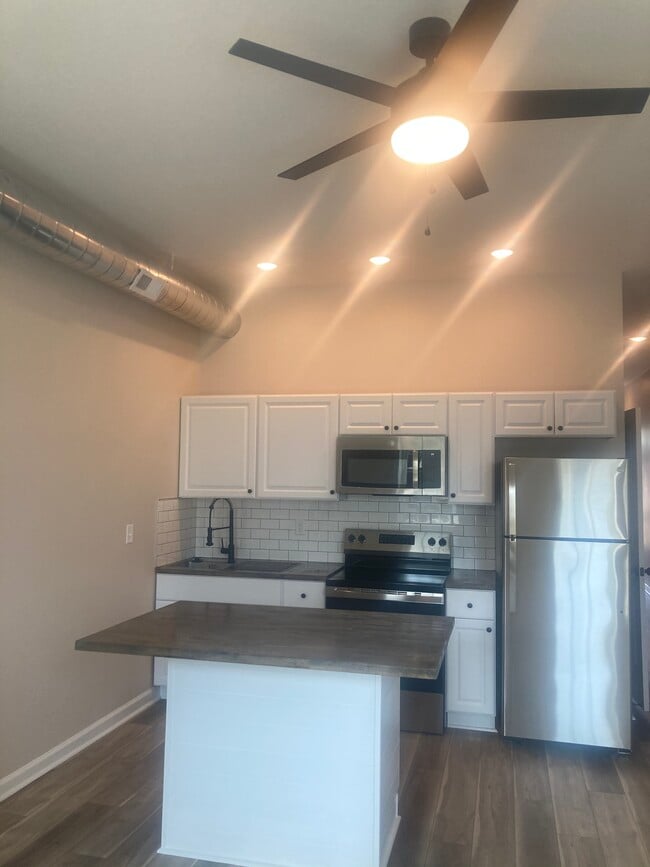 Building Photo - The Howard Residence Rental