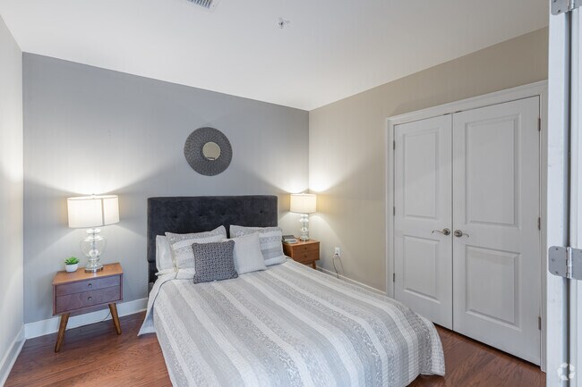 1 BR, 1 BA - 699SF - Bedroom - 1900 Arch