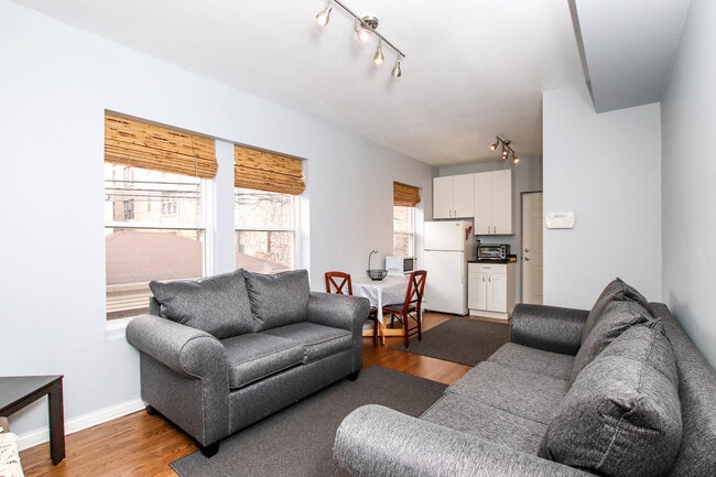 Photo - 1626 W Farwell Ave Unit 1F