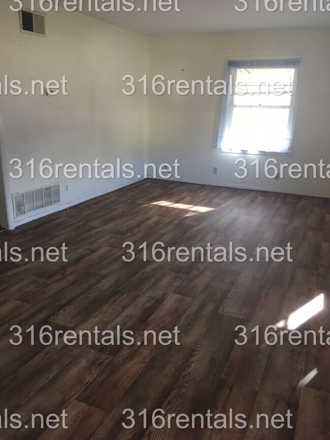 Photo - 704 N High St Unidad 704