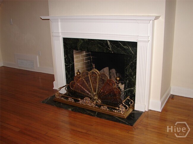 Photo - 202 E 46th St