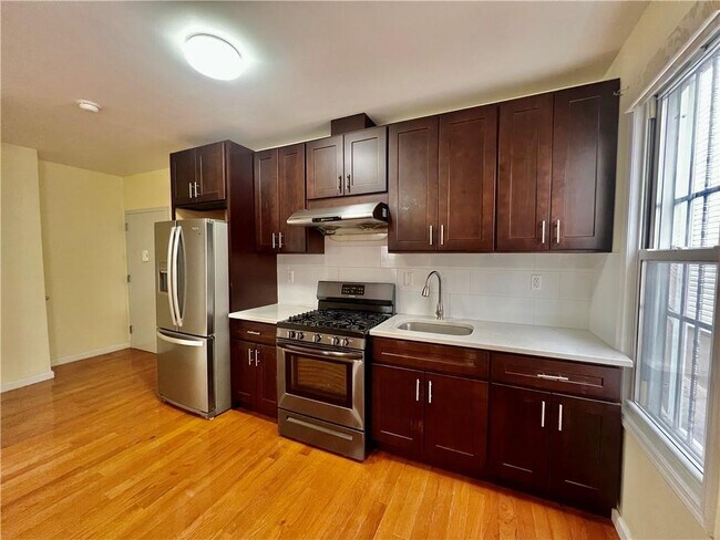 Photo - 561 61st St Unit 1R