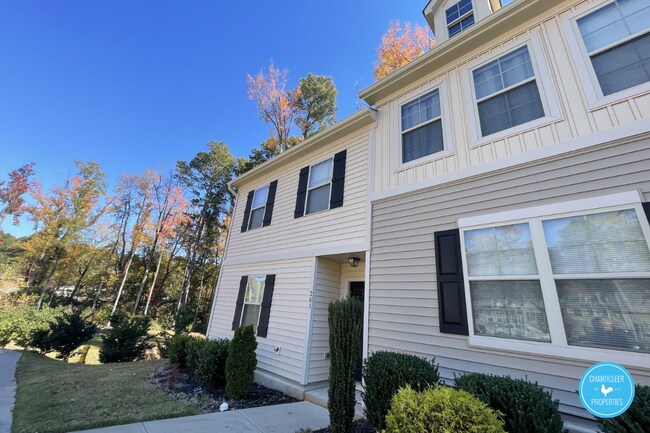 Photo - 201 Socket St