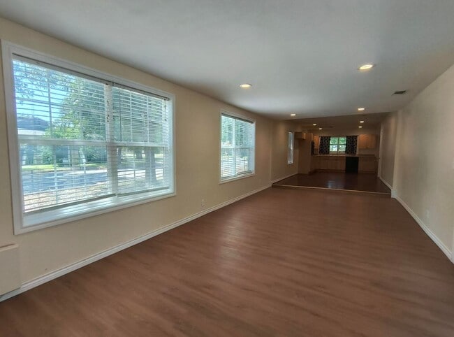 Photo - 2317 Live Oak St
