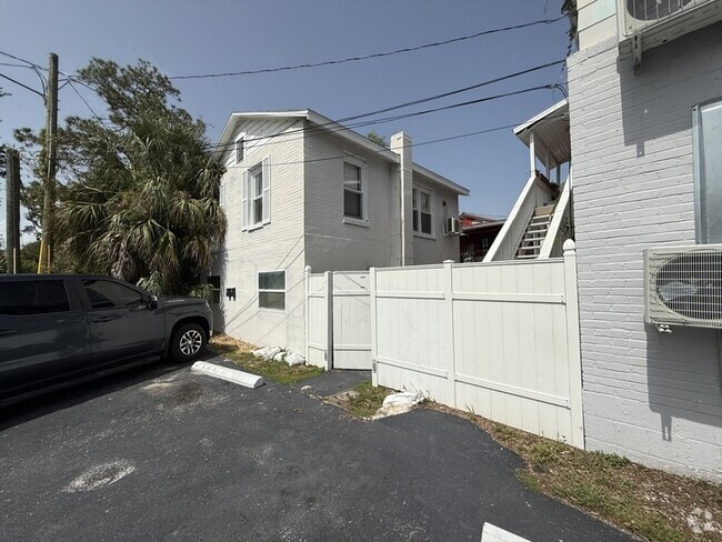 Building Photo - 711 18th Ave S Rental