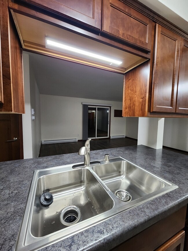 Photo - 1381 Meadowcreek